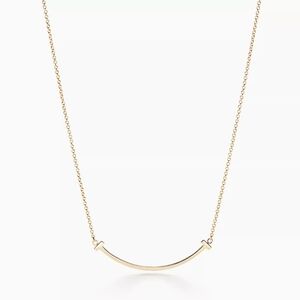 Tiffany&Co Small Yellow Gold Smile Pendant